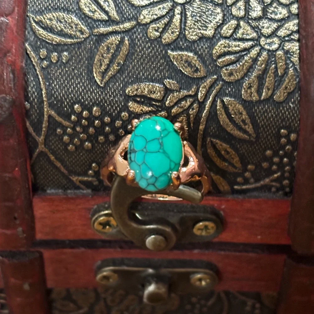 Unique Rings - Picture 4 of 10